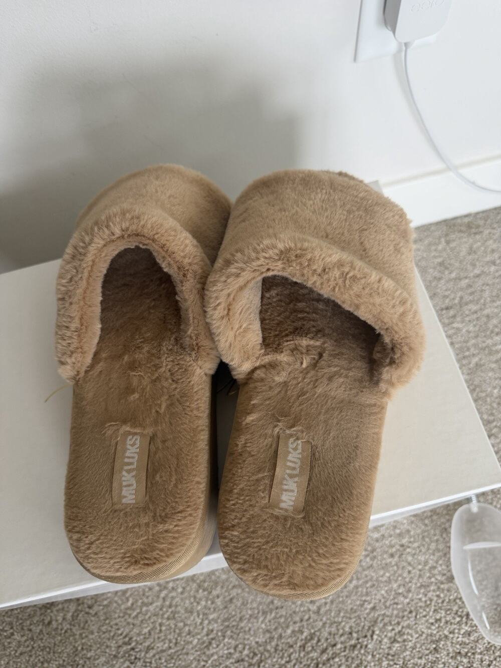 Muk Luks Women's Kirstey Slide Slippers Irish Cream Tan size Large 10 Faux Fur